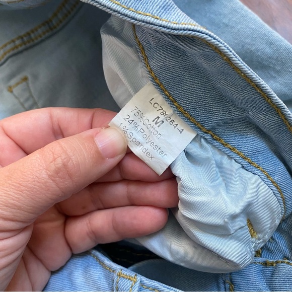 Cutoff Light Was Denim Shorts High Rise Distressed Frayed Size Medium - Picture 2 of 6